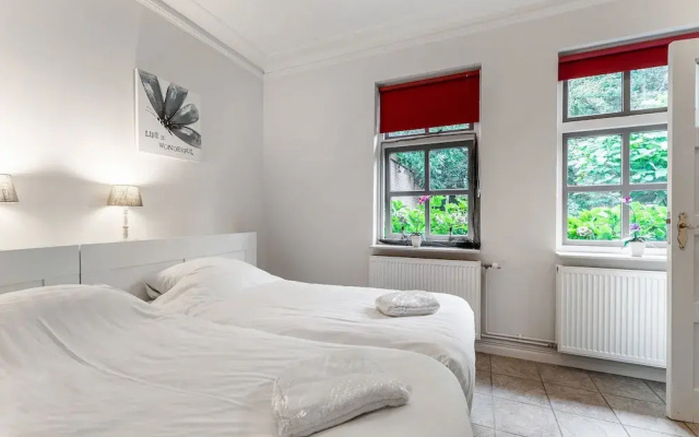 Beautiful Apartment in Sint Maartensbrug