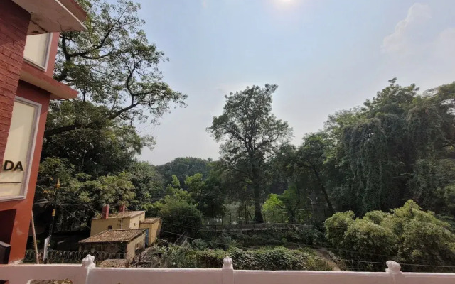 Hotel Ananda Kashi