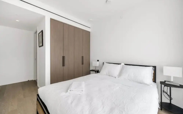 Chic Urban Stylish Condo in Downtown V