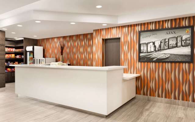 Super 8 by Wyndham Ajax/Toronto On