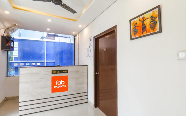 Fabexpress Elite Inn