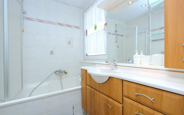 Private Apartment Constantinstraße