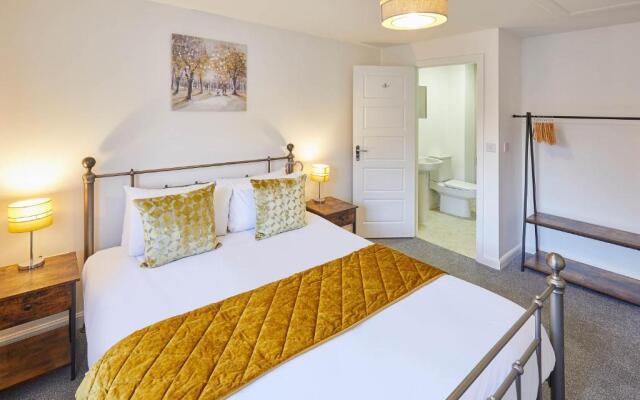 Host Stay Redsky House