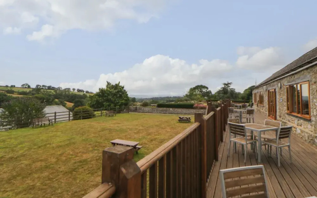 Harcombe House Bungalow 2