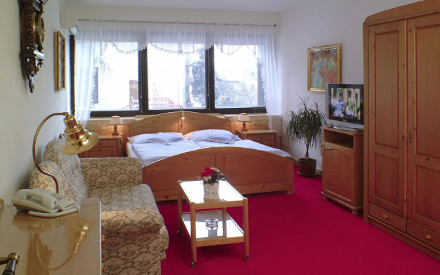 Hotel No. 16
