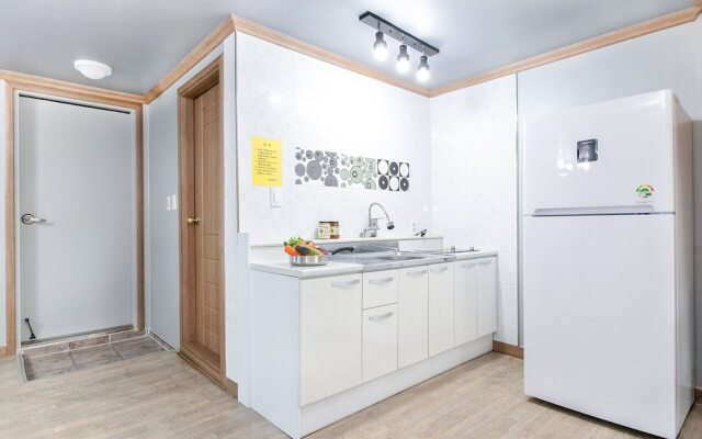 Yangyang River Pension