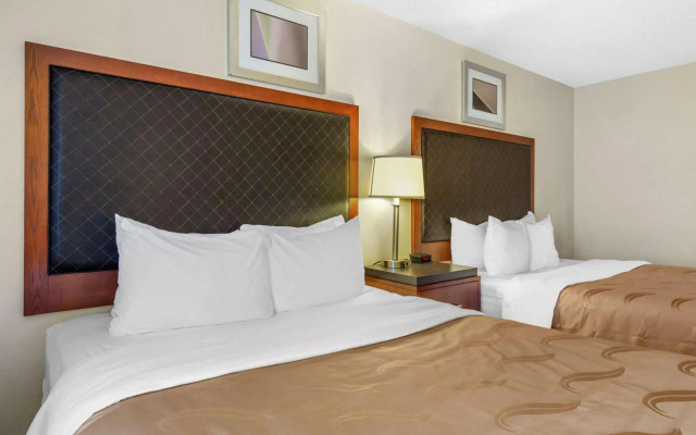 Quality Inn & Suites Lakewood - Denver Southwest
