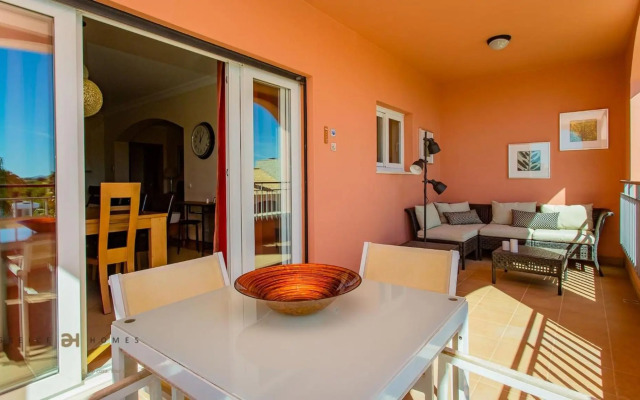 Greice Homes-Luxury 2 bed en-suite south facing & Golf view