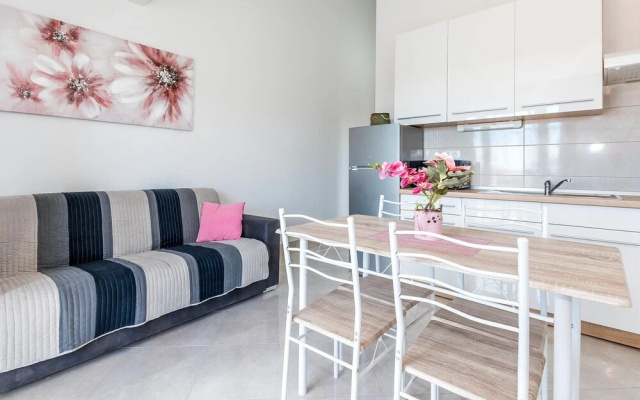 Awesome Apartment in Srima With Wifi and 1 Bedrooms
