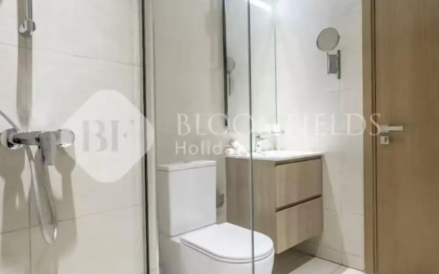 1015 Bloomfields Spacious 1BR Aziz Fawad