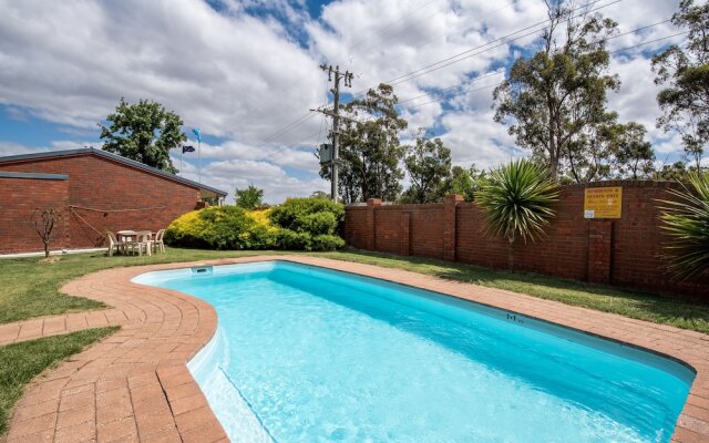 Golden Country Motel & Caravan Park