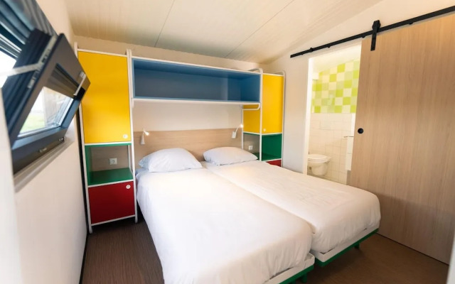 Luxury Lodge, 2 Bathrooms, Near the Sea