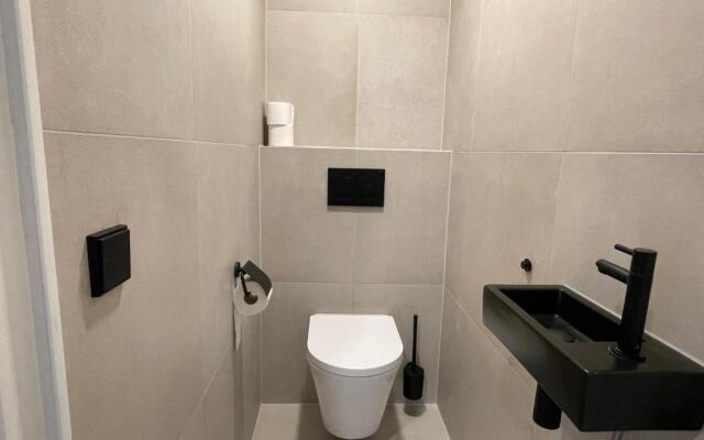 Happy 3 Bedroom Serviced Apartment 106m2 -MNL H-