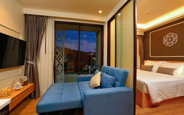 The Aristo Beach Front 33 by Holy Cow