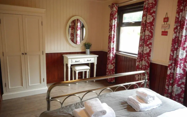 Primrose Lodge 5 with Hot Tub (H 2014) 57501