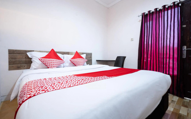 Super OYO 2285 Art Guest House Syariah
