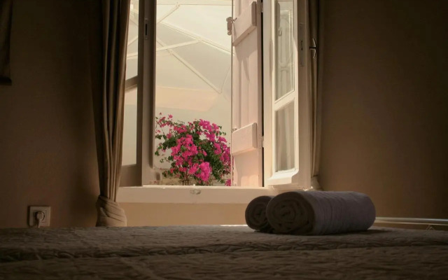 Rena's House