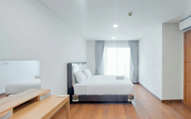Elegant 2BR Apartment at The Reiz Condominium Medan