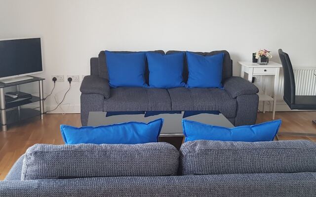 City Centre Hermitage 1 Bedroom Serviced Apartment + Parking