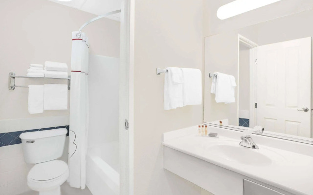 Cobblestone Suites Oshkosh