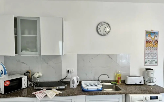 Modern Minimalist Studio With Essential Comfort