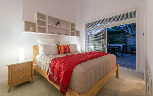 Russell View Apartments