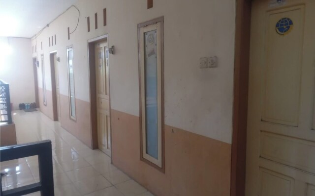 Hotel O Lili Kost SyariahNearKetapang Royal City