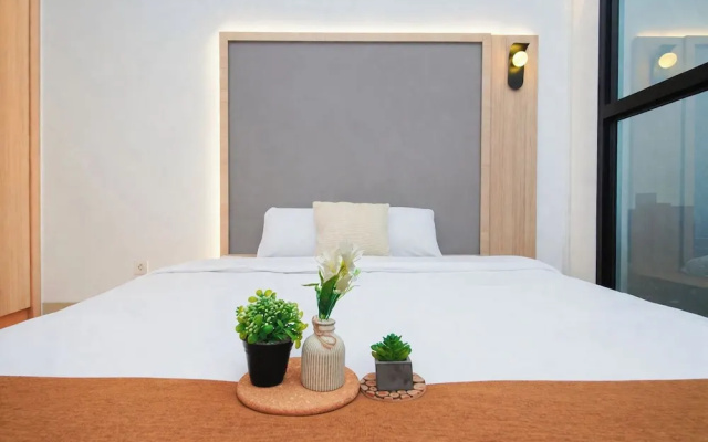 Calm And Restful 1Br At Ciputra World 2 Apartment – Guest Rooms – Jakarta