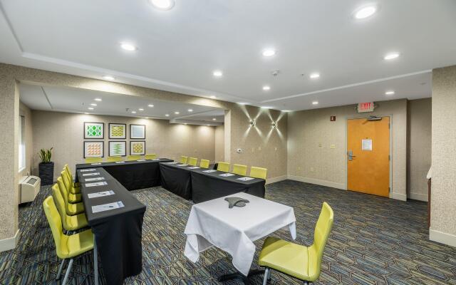 Holiday Inn Express Fremont-Milpitas Central by IHG