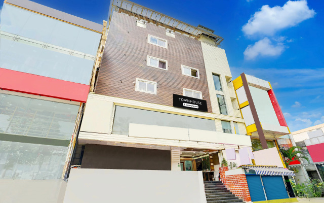 Super Townhouse MG Road Near Commercial Street