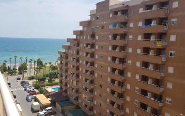 ayf lujoso y moderno en 1  linea de playa