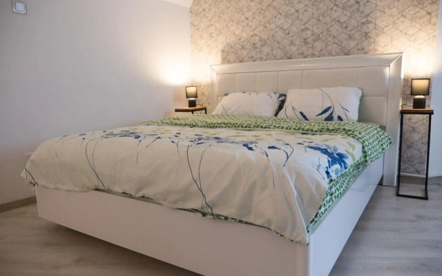 Melion Historical Center Apartment