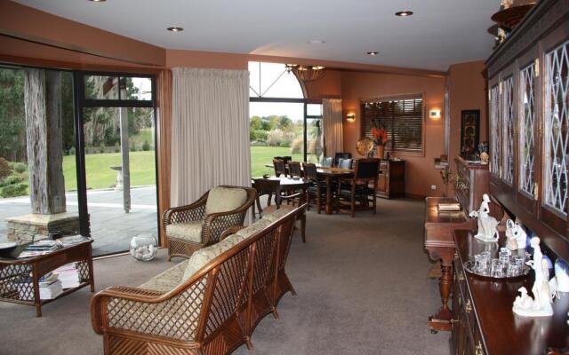 Dock Bay Lodge