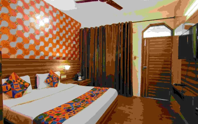 Fabhotel Vijay Palace