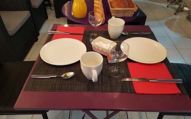 Felicidade Hostel