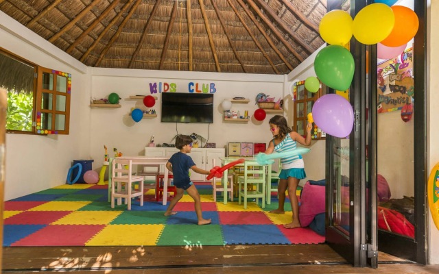 The Reef Playacar Beach Resort & Spa