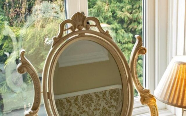 Treherne House & The Malvern Retreat