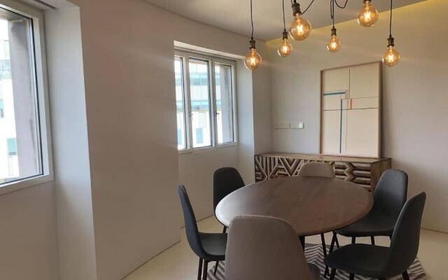 Architectural poetry in an unique 3bdrs view flat