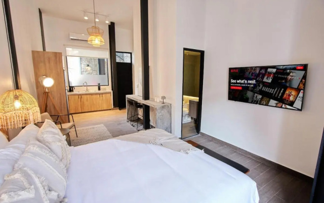 AmazINN Places Rooftop and Design Pool II