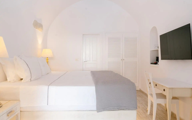 Anemos Cave Suites