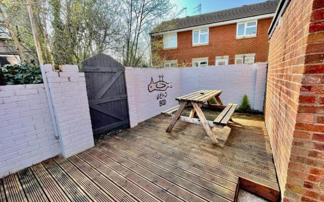 lovely 3 bed house close to the Uni & centre