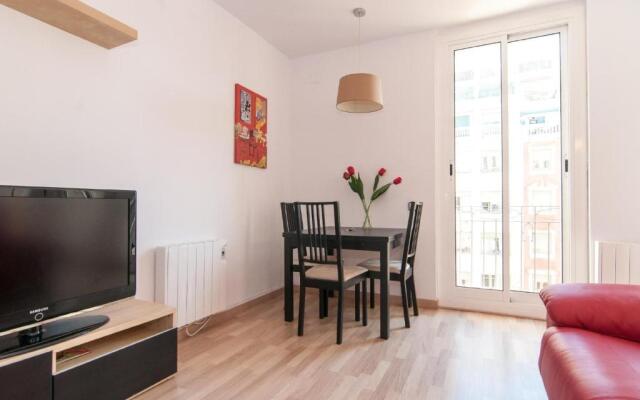 FridaysFlats, Sagrado Silencio - 3 BDR right by Sagrada Familia