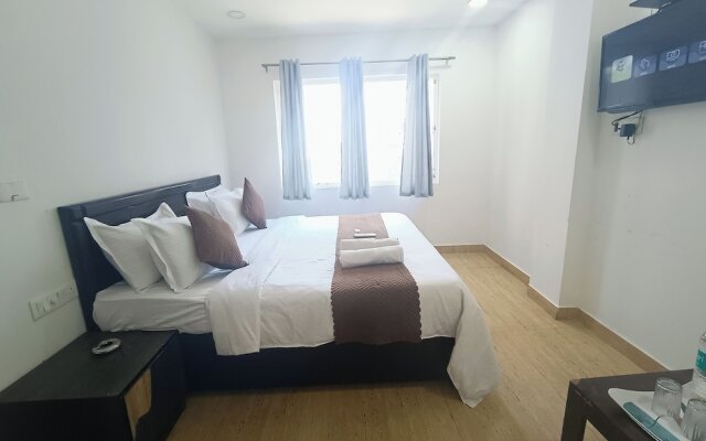 Hotel Crystel Residency