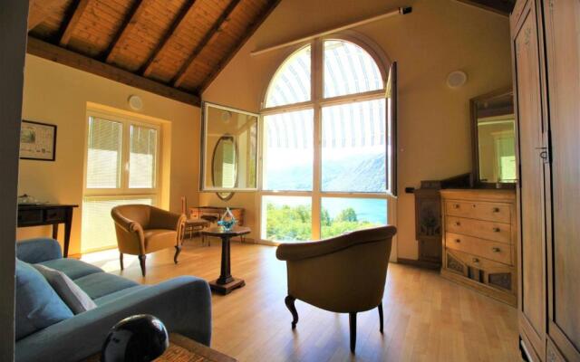The Arch In The Sky Apartment