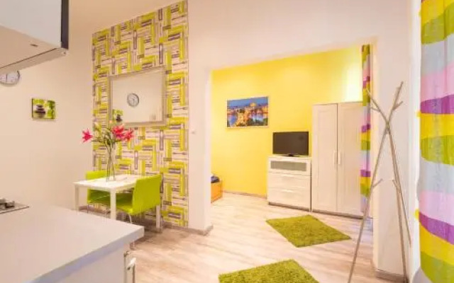 Standard Apartment by Hi5 - West End Center