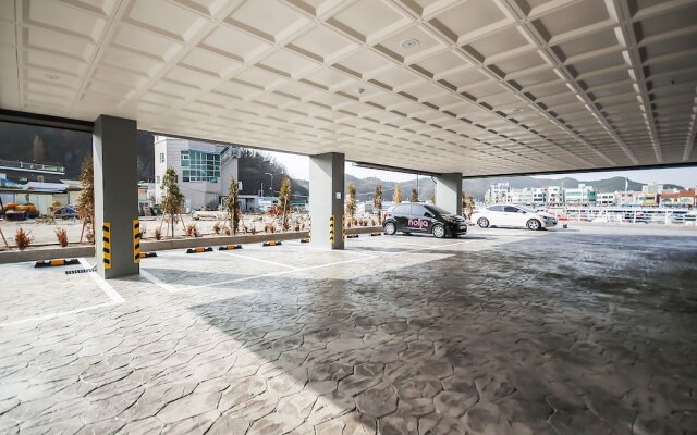 Yeongdeok Gangguhang Cloud Hotel