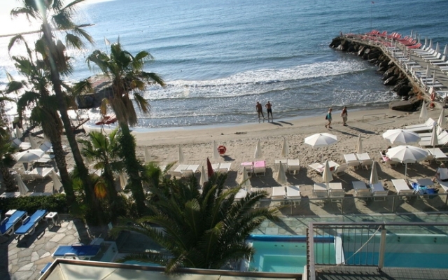 Hotel Caravelle