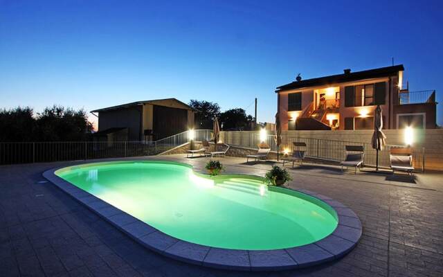 Apartment With one Bedroom in Montecastrilli, With Pool Access, Enclos