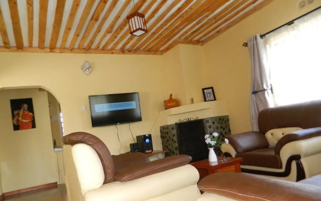 Mount Kenya Ecocamp & Villas
