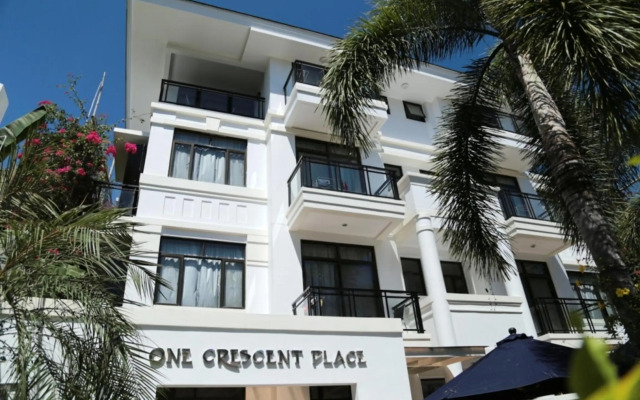 One Crescent Place